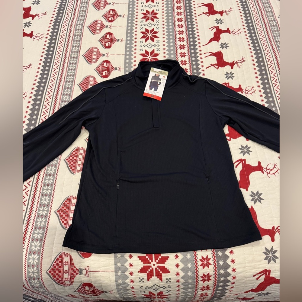 NWT. Mondetta Ladies Quarter Zip Pullover. Size Medium.